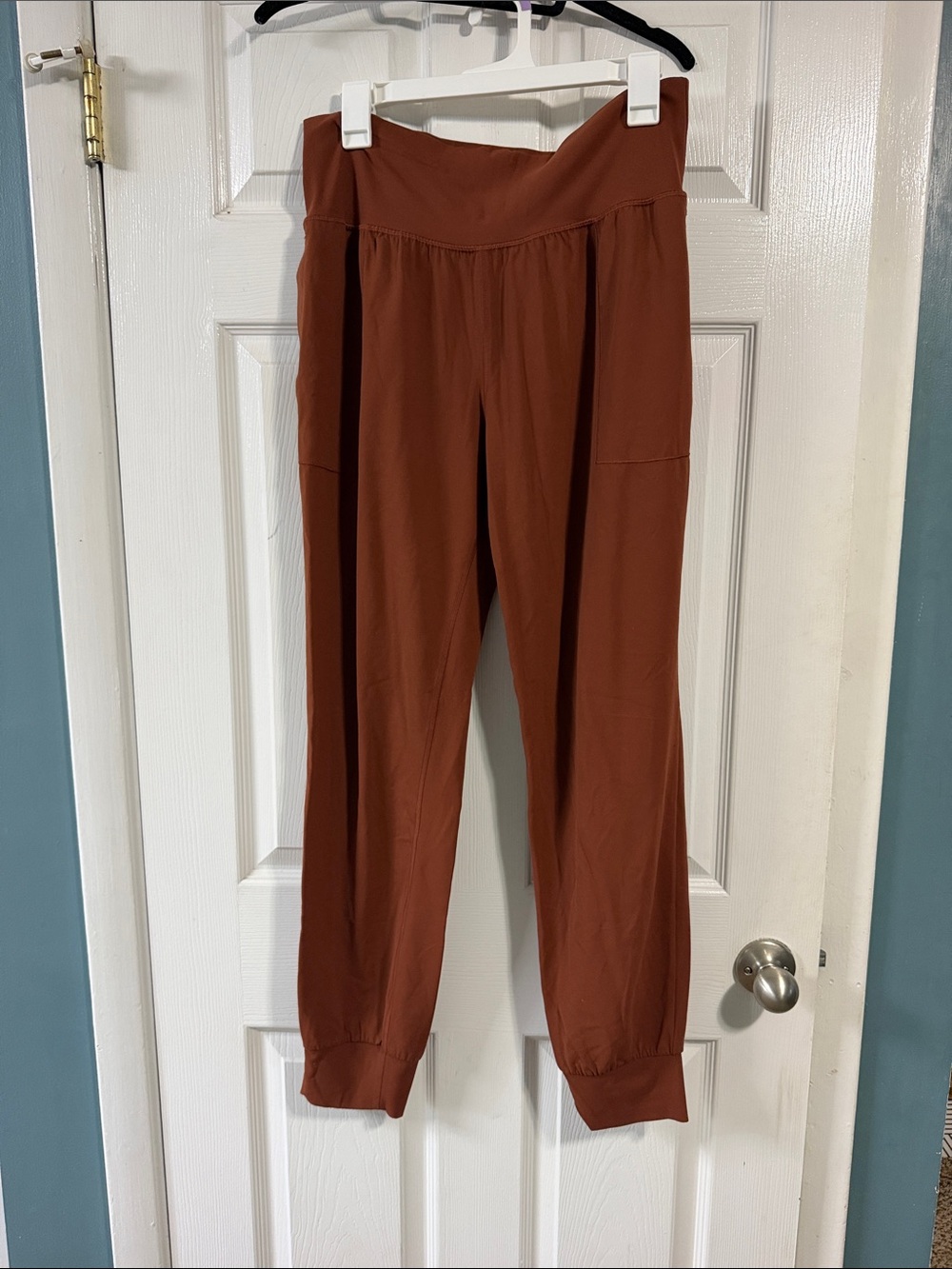 Athleta salutation Rust Brown High-Rise Jogger Pants